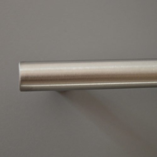 HRAZDA-Metall-Möbelgriff, Hohlstange, Edelstahl-Imitatfarbe, BA 96 mm
