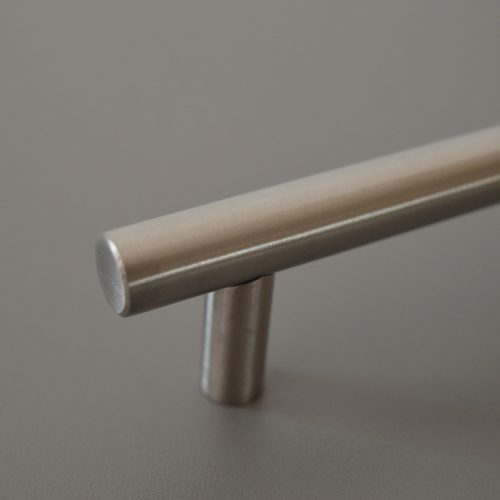 HRAZDA-Metall-Möbelgriff, Hohlstange, Edelstahl-Imitatfarbe, BA 96 mm