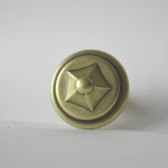 Klassischer bronzefarbener Möbelknopf aus Metall