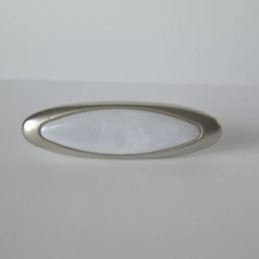 Fém bútorfogantyú, matt nikkel, márvány mintázat, 32 mm furattávval