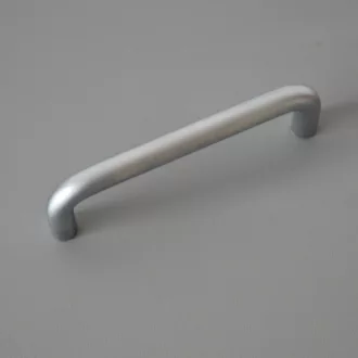 Metall-Möbelgriff in Chrom matt mit 96 mm Lochabstand
