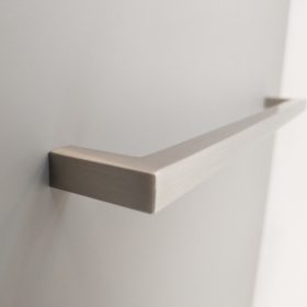   STRETCH Möbelgriff aus Metall, Farbe Nickel gebürstet, Bohrung 160 mm