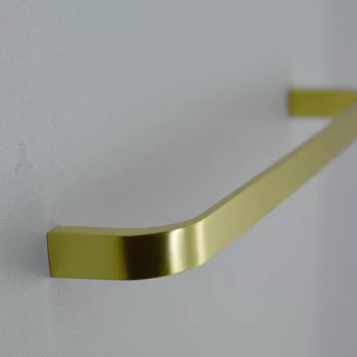 Möbelgriff aus Metall, matt gold farbe, Bohrung 160 mm