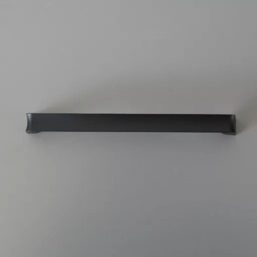SCOOP Matt Schwarz, moderner Möbelgriff, 160 mm Bohrung