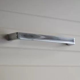   Fényes króm SCOOP 160, fém bútorfogantyú, 160 mm furattávval