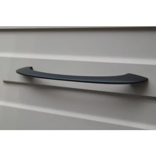 SWOOSH Möbelgriff aus Metall, schwarz farben matt, 160 mm BA