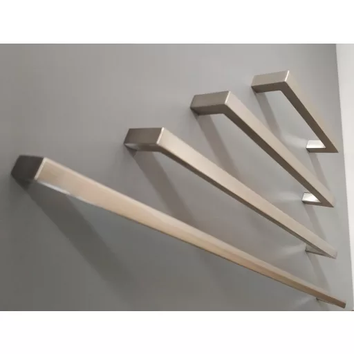 STRETCH fém bútorfogantyú, csiszolt nikkel színű, 224 mm furattávval