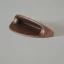 EMOJIE Red Copper, gebogener Möbelgriff, Lochabstand 64 mm