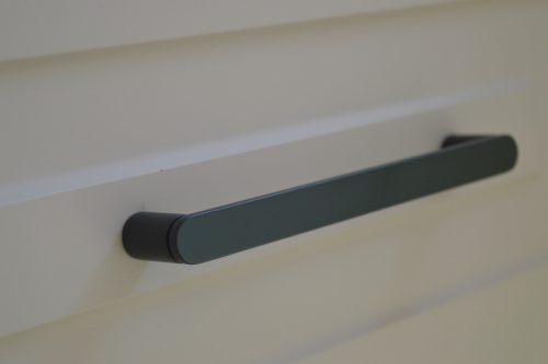 ELLIE fekete bútorfogantyú, 160 mm furattávolsággal