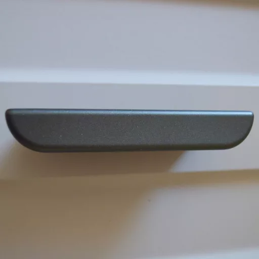 JUUNE Schokoladenbrauner, moderner Möbelgriff, Bohrlochabstand 64 mm