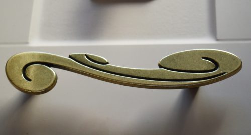 15130_R fém bútorfogantyú, 96 mm furattáv, antik bronz szín