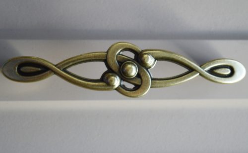 1519312812  fém bútorfogantyú, 128 mm furattáv, antik bronz szín