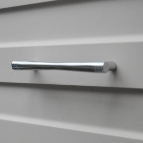   Chromfarbener Metall-Möbelgriff, 96 mm Bohrung, Stangengriff
