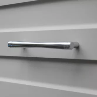   Chromfarbener Metall-Möbelgriff, 96 mm Bohrung, Stangengriff