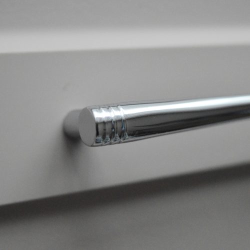 Chromfarbener Metall-Möbelgriff, 96 mm Bohrung, Stangengriff