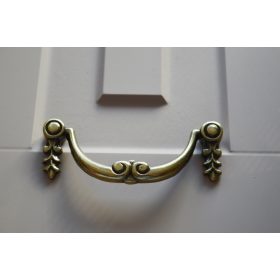   152259612 Möbelgriff in Antikbronze, 96 mm Bohrung, antiker Stil