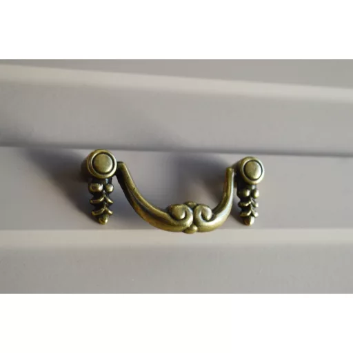 152259612 Möbelgriff in Antikbronze, 96 mm Bohrung, antiker Stil