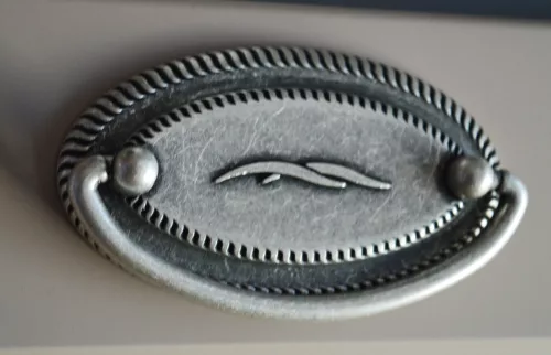 152306416 Old Silver, vintage stílusú, 64 mm furattávolságú bútorfogantyú
