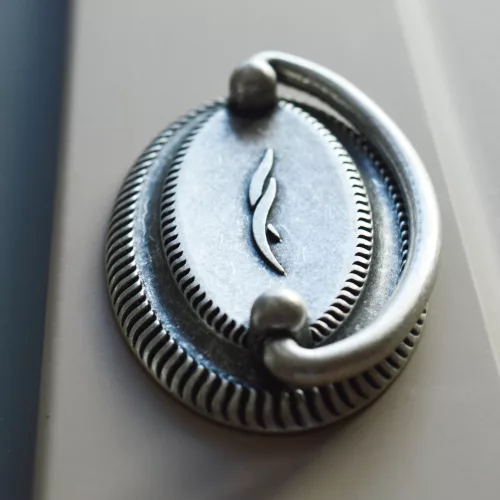 152306416 Old Silver, vintage stílusú, 64 mm furattávolságú bútorfogantyú