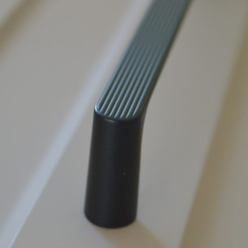 RAMA Nero, Fém, Modern bútorfogantyú, 160 mm furattávolság