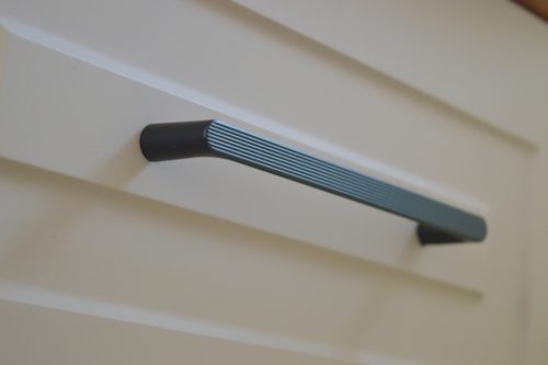 RAMA Nero, Fém, Modern bútorfogantyú, 160 mm furattávolság