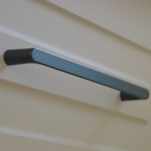 RAMA Nero, Fém, Modern bútorfogantyú, 160 mm furattávolság