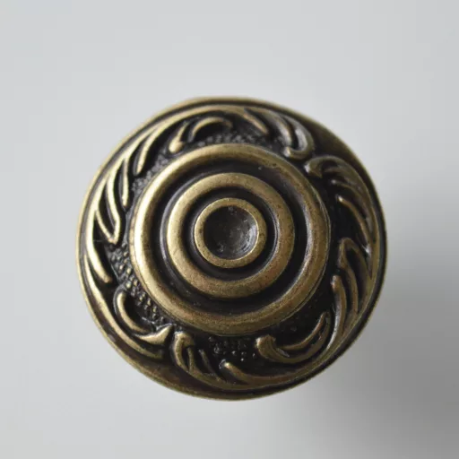 306 Möbelknopf aus Metall, Bronze