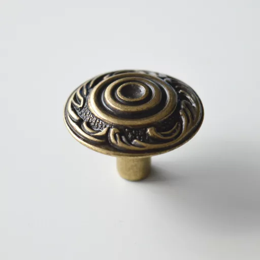 306 Möbelknopf aus Metall, Bronze