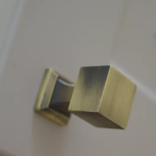 153741804 Viereckiger Metallmöbelknopf, antikbronzefarben