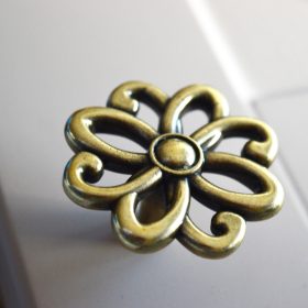 153754612 Antikbronze-Möbelknopf, 46 mm