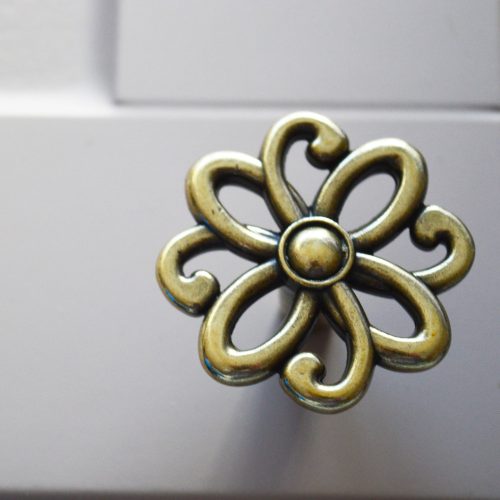 153754612 Antikbronze-Möbelknopf, 46 mm