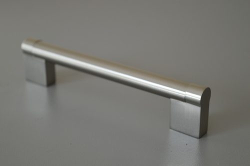 PENKA fém bútorfogantyú, rúd, csiszolt nikkel színű, 96 mm furattávval