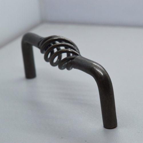 VIRELLA L, 96 mm Bohrungsabstand, ovale schwarze Farbe, gedrehte Form