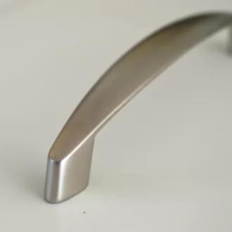   NOMINA fém bútorfogantyú, szatén nikkel színű, 96 mm furattávval