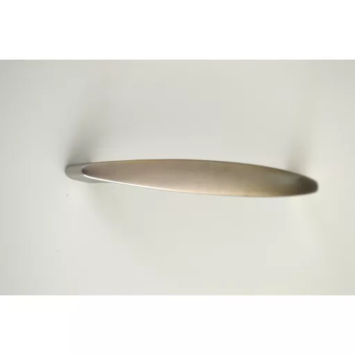 NOMINA fém bútorfogantyú, szatén nikkel színű, 96 mm furattávval