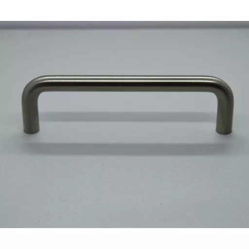 IDA Möbelgriff aus Metall, Farbe gebürstetes Nickel, Bohrung 96 mm