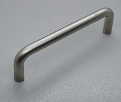 IDA Möbelgriff aus Metall, Farbe Nickel satiniert, Bohrung 128 mm