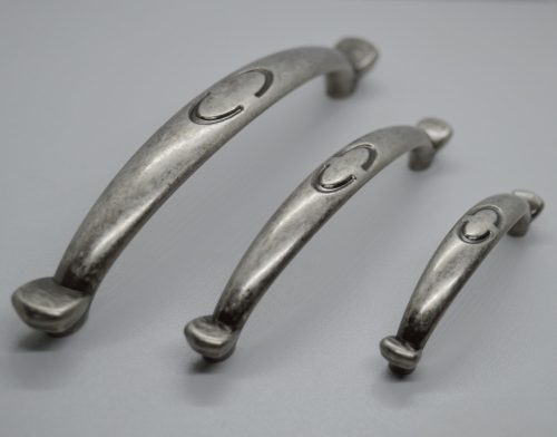 Antikstil, 128 mm Bohrungsabstand, antikschwarzer Möbelgriff