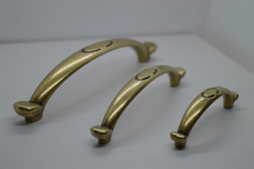 Antikstil, 128 mm Bohrungsabstand, antikbronz Möbelgriff