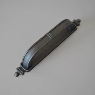   Fém bútorfogantyú, antik fekete színű, 96 mm furattávval