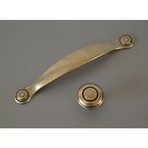 IRIS fém bútorfogantyú, 96 mm furattáv, antik bronz szín
