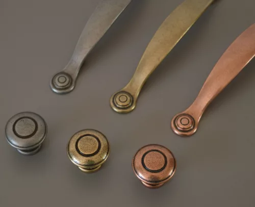 19.3797.57 Antiker schwarzer Metall-Möbelknopf