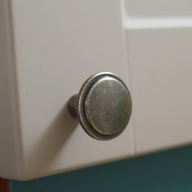 PINOT Möbelknopf aus Metall, Antik dunkles Bronze