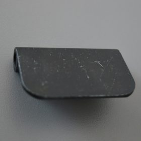   Apostrophe, fekete indusztriális, antikolt felületű, 32 mm furattávolságú