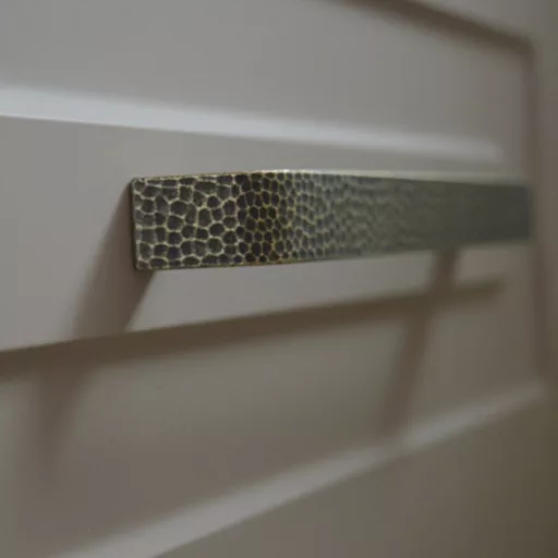 19.4135.53 Metallgriff für Möbel, antik bronze , Lochabstand 160 mm