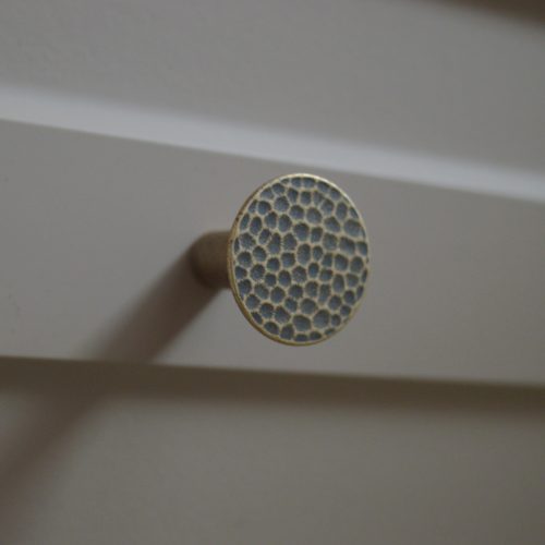 FORGE 19.4136.69 Fém bútorgomb fogantyú, antikolt bronz színű