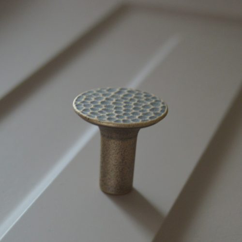 FORGE 19.4136.69 Fém bútorgomb fogantyú, antikolt bronz színű