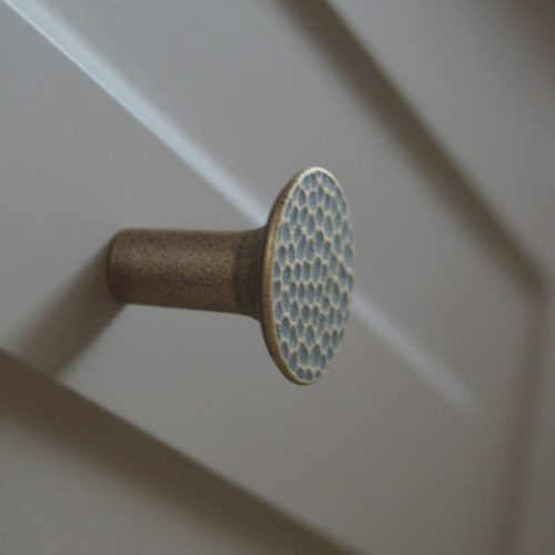 FORGE 19.4136.69 Fém bútorgomb fogantyú, antikolt bronz színű