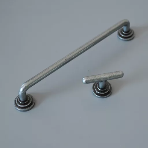 Metall-Möbelgriff, Farbe antikschwarz, 160 mm BA
