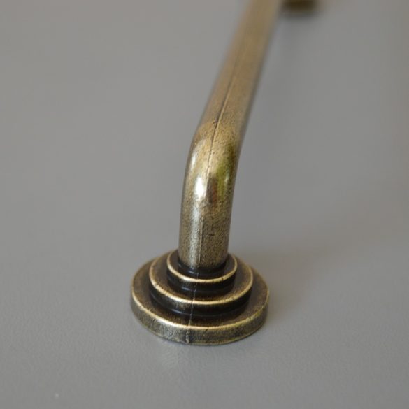 Fém bútorfogantyú, antik bronz színű, 160 mm furattávval